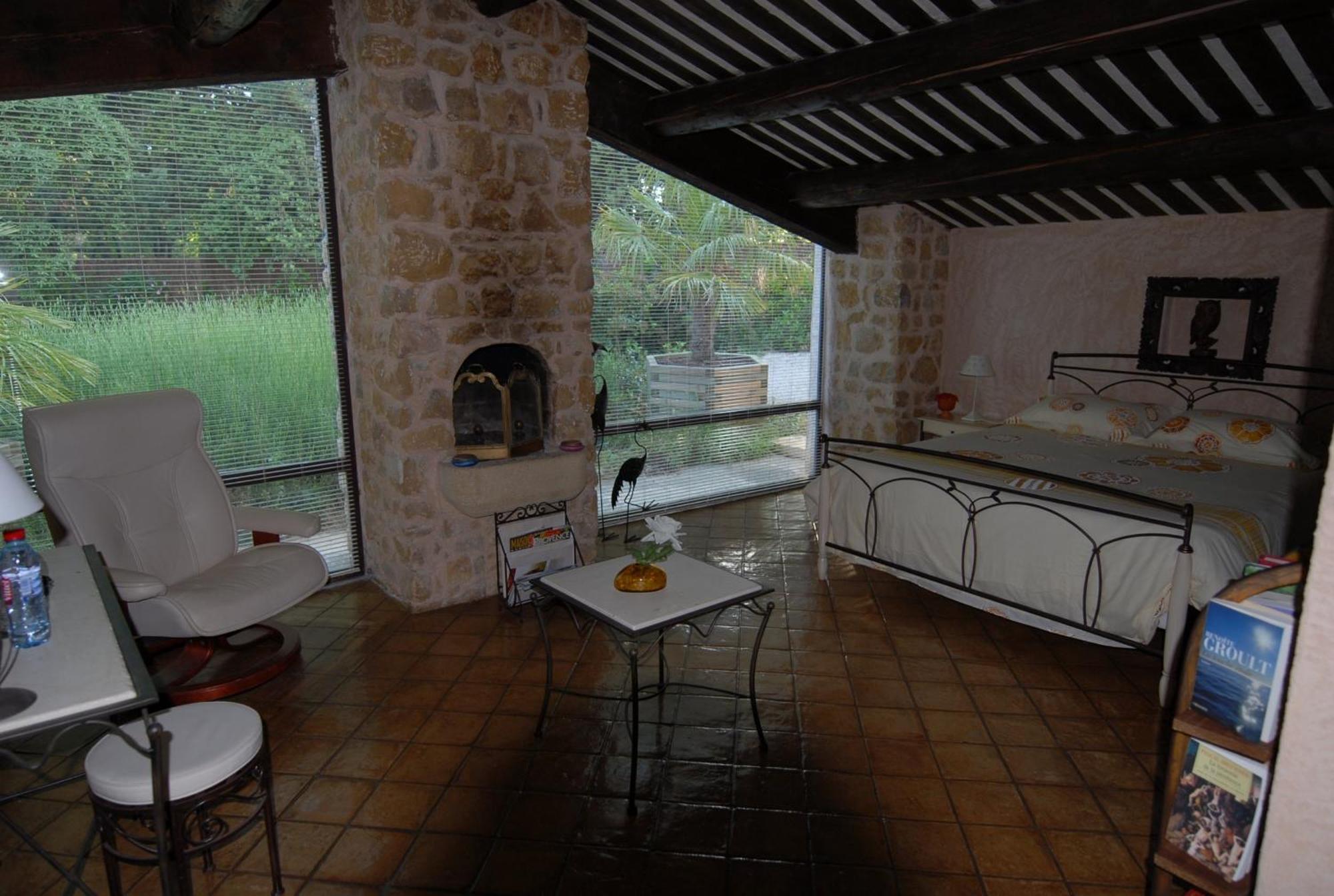 La Ferme Panzió Saint-Marc-Jaumegarde Kültér fotó